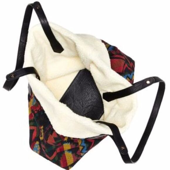 Evelyn reversible tribal print large tote - Picture 5 of 5